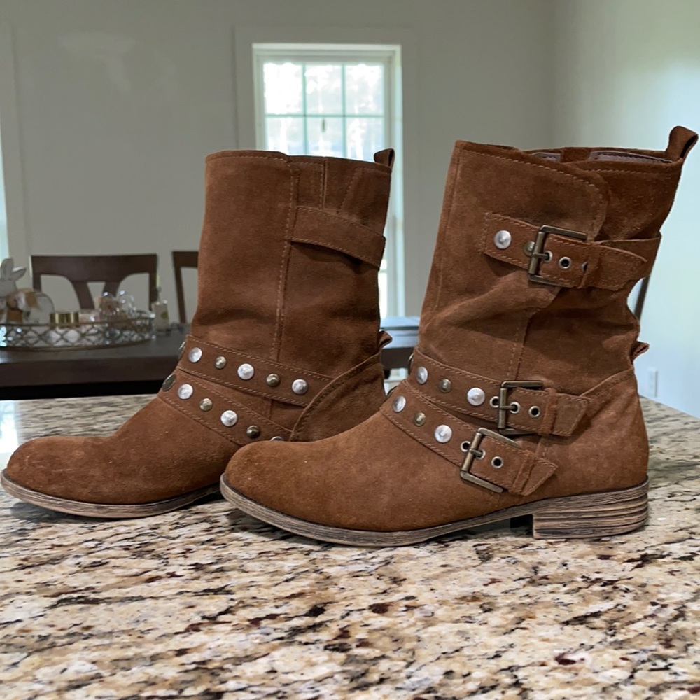Crown Vintage Size 9 “motorcycle” boots. Size 9